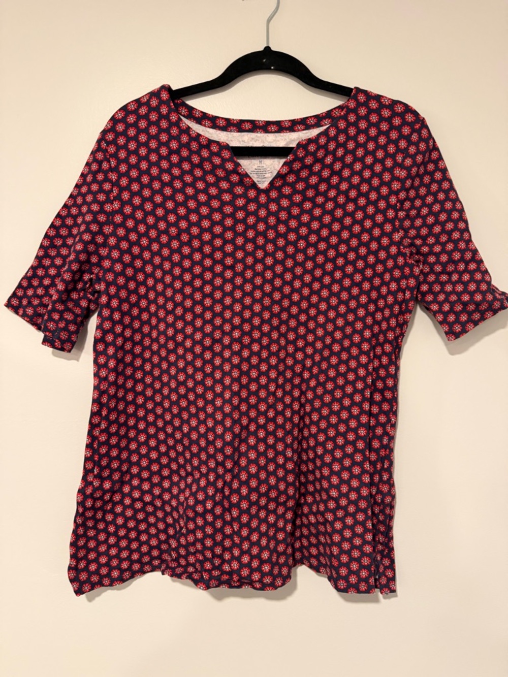 Croft & Barrow Elbow Sleeve Top Navy Red Geometric Print Medium Split Neck